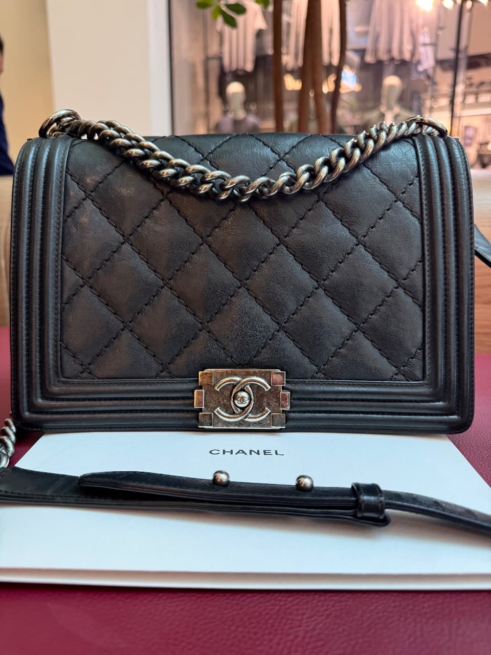 CHANEL, Клатчи и вечерние сумки, Сумка женская CHANEL BOY, фото 2